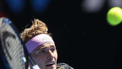Muss wie sein Bruder in Barcelona früh die Koffer packen: Alexander Zverev.