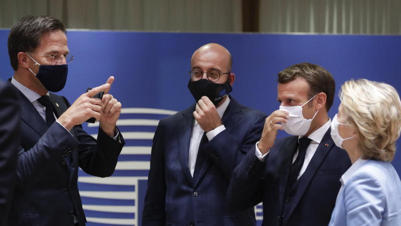Die EU-Staaten hatten sich erst vorige Woche im Kampf gegen die Corona-Wirtschaftskrise auf das größte Haushalts- und Finanzpaket ihrer Geschichte geeinigt. Nun werden harte Verhandlungen im Parlament erwartet. Die EU-Staaten hatten sich erst vorige Woche im Kampf gegen die Corona-Wirtschaftskrise auf das größte Haushalts- und Finanzpaket ihrer Geschichte geeinigt. Nun werden harte Verhandlungen im Parlament erwartet.