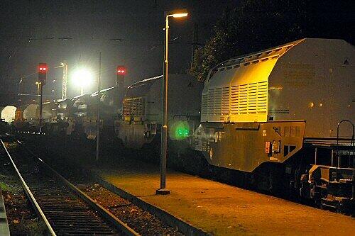 Der Castor-Transporter, hier noch am Bahnhof Lüneburg