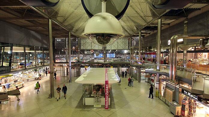 Werden auch am Münchner Hauptbahnhof demnächst die Gesichter der Passanten gescannt und in Echtzeit mit Fahndungsbilder abgeglichen?