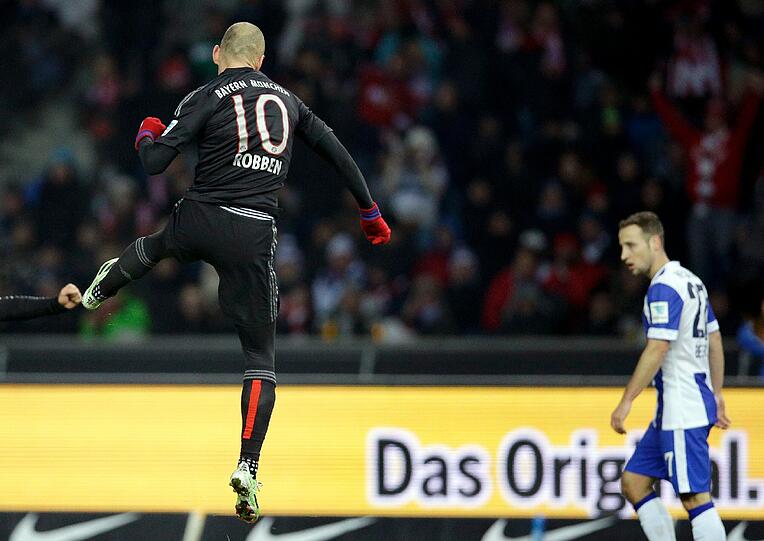 ARJEN ROBBEN: Note 2. Er kann's einfach. Links vorbeiziehen am Gegner und rein damit &ndash; das 1:0 (27.). Sein sechster Saisontreffer. Aktivster, agilster Bayer. Man hatte den Eindruck, er hatte am meisten Bock.