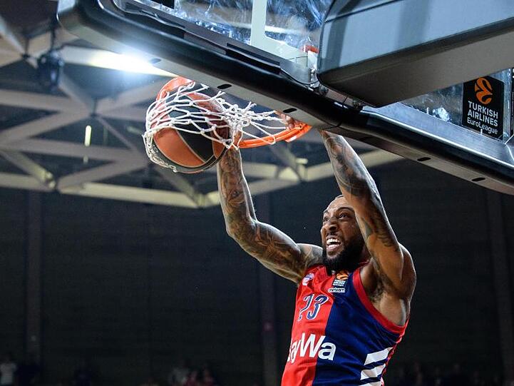 Derrick Williams punktet für den FC Bayern gegen Fenerbahce.