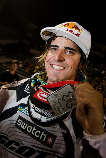 DER STAR: Die &bdquo;Schweizer Luftwaffe&ldquo; Mat Rebeaud führt nach mehreren Verletzungen die Weltrangliste der Freestyle-Motocrosser an. Bei den jüngsten X Games in Barcelona holte er in der Disziplin Speed&Style die Silbermedaille.