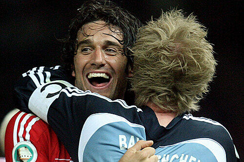 Der Angreifer und der Antreiber: Luca Toni will in Russland wieder treffen &ndash; auch für Kapitän Oliver Kahn.