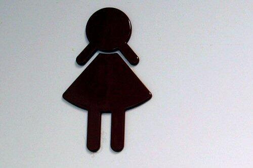 Über Nacht wurde ein 85-Jährige in Augsburg in einem Kaufhaus eingeschlossen: Sie war auf der Toilette eingeschlafen. (Symbolbild)