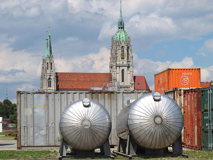Aktuelle Bilder vom Aufbau des Oktoberfests und von der Theresienwiese.