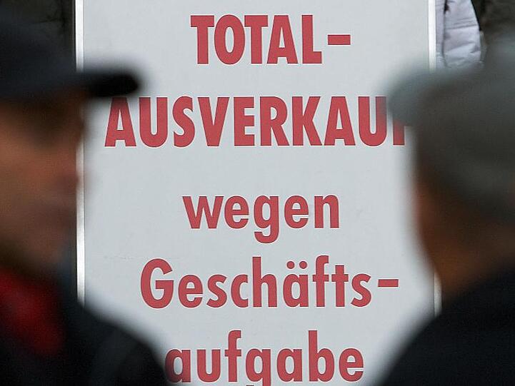 Experte Lucas Flöther rechnet mit einer steigenden zahl von Firmeninsolvenzen. Viele Unternehmen seien seit Längerem ohne wettbewerbsfähiges Geschäftsmodell unterwegs.