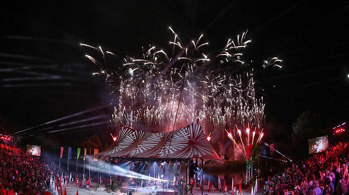 Feuerwerk brennt ab beim Auftritt des Sängers Andreas Gabalier. (Archivbild)
