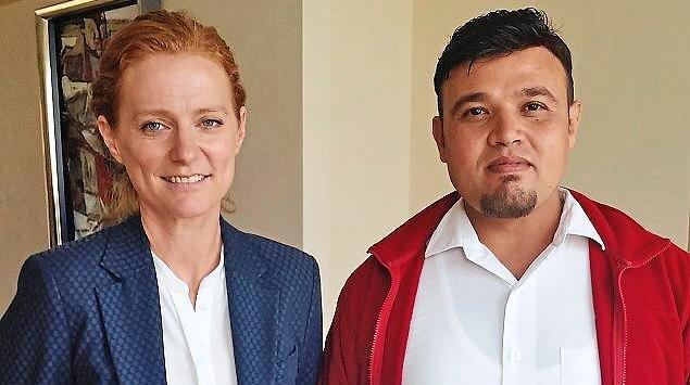 Husein Sharif mit seiner Chefin Christine Beck-Maidt.