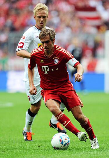 PHILIPP LAHM: Der Kapitän als Seitenwechsler. Spielte seinen Part ordentlich runter, Überraschungsmomente hatte er jedoch kaum im Programm. Note 4