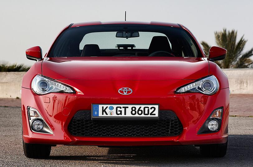 Das Nummernschild ist Programm: Der Toyota GT86 mit 200 PS ist ab 29.990 Euro zu haben.