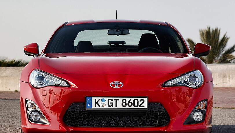Das Nummernschild ist Programm: Der Toyota GT86 mit 200 PS ist ab 29.990 Euro zu haben. Das Nummernschild ist Programm: Der Toyota GT86 mit 200 PS ist ab 29.990 Euro zu haben.