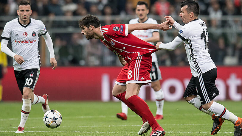 Javi Martínez: Note 3.
Sehr vorsichtig in einem Spiel, in dem es ja rasch um nichts mehr ging. Der so oft verletzte Spanier tat im defensiven Mittelfeld das nötigste, überzeugte durch gutes Stellungsspiel.