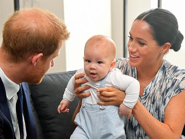 Prinz Harry mit Herzogin Meghan und dem gemeinsamen Sohn Archie 2019 in Kapstadt.