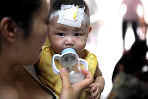 Nach dem Milchpulverskandal in ärztlicher Obhut: Ein krankes Baby in China