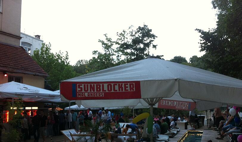 Die Party geht weiter, am Praterstrand.