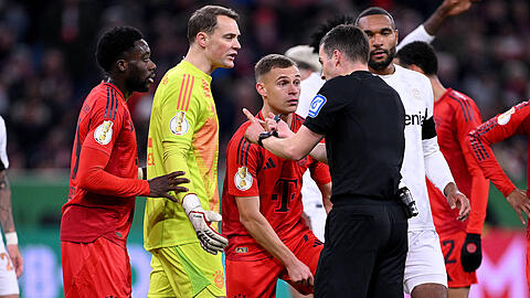 Manuel Neuer sah gegen Leverkusen bereits früh die Rote Karte.