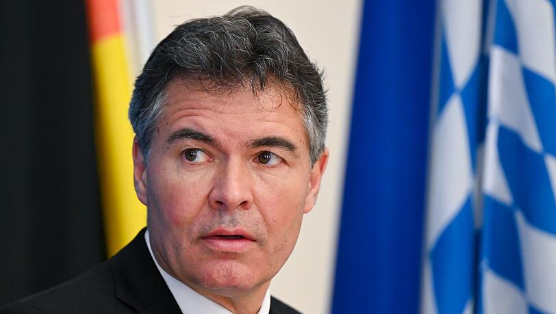 Bayerns Verfassungsschutzpr&auml;sident Manfred Hauser sieht weiterhin eine hohe Gefahr von islamistischen Anschl&auml;gen auch in Bayern. (Archivfoto)