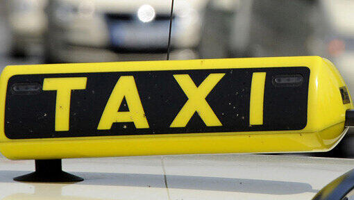 Ein Taxi. (Symbolbild) Ein Taxi. (Symbolbild)