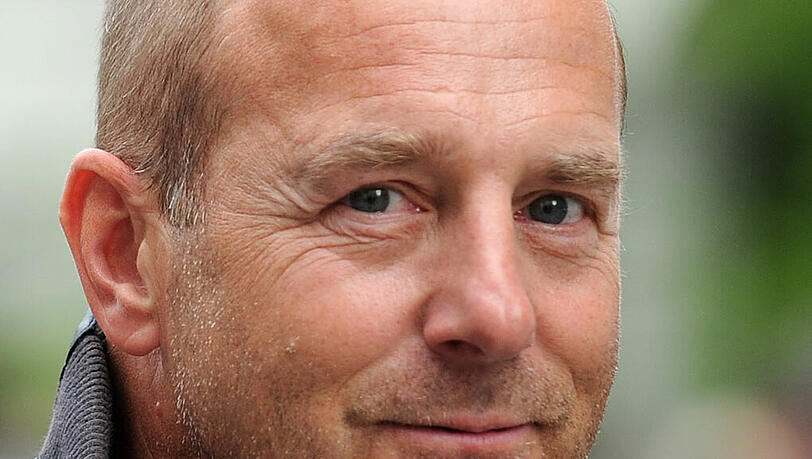 Verprügelt! Heino Ferch wurde nach der Wiesn im Münchner "Heart" zusammengeschlagen und musste daraufhin einen Drehtermin absagen. Verprügelt! Heino Ferch wurde nach der Wiesn im Münchner "Heart" zusammengeschlagen und musste daraufhin einen Drehtermin absagen.