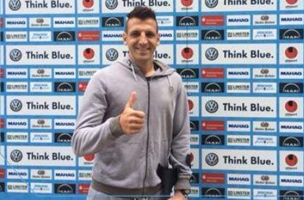 Schaut nach seiner Kreuzband-OP am Dienstag schon drei Tage später wieder am Trainingsgelände vorbei: Innenverteidiger Gui Vallori.