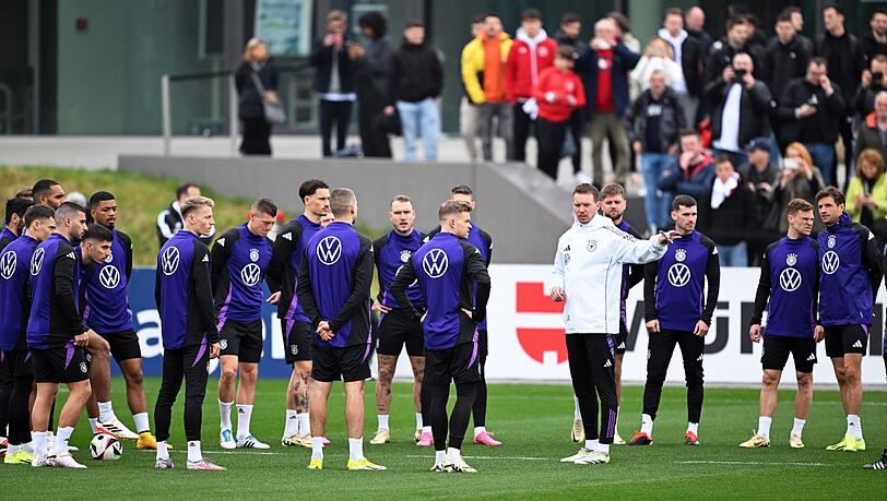 Der DFB arbeitet einem Bericht zufolge an einem neuen Vertragsangebot für Bundestrainer Julian Nagelsmann.