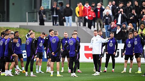 Der DFB arbeitet einem Bericht zufolge an einem neuen Vertragsangebot für Bundestrainer Julian Nagelsmann.
