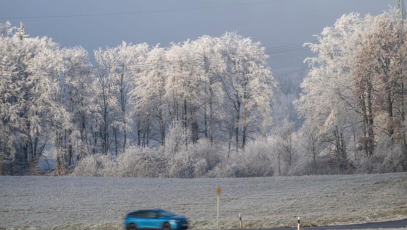 In Unterfranken war es auf vielen Stra&szlig;en am Morgen glatt. (Archivbild)