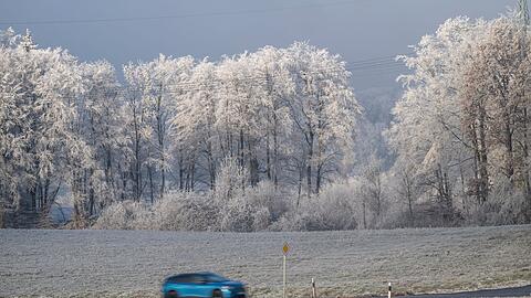 In Unterfranken war es auf vielen Stra&szlig;en am Morgen glatt. (Archivbild)