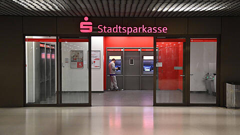 41 Filialen hat die Stadtsparkasse M&uuml;nchen derzeit. Das soll vorerst auch so bleiben. Schlie&szlig;ungen sind nicht geplant. K&uuml;rzlich er&ouml;ffnete die Stadtsparkasse sogar eine neue Filiale in Freiham.