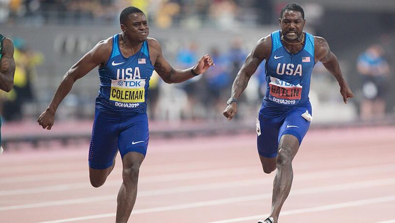 Weltmeister und Vize-Weltmeister: die Amerikaner Christian Coleman (l. und kleines Foto) und Justin Gatlin beim 100-Meter-Lauf.