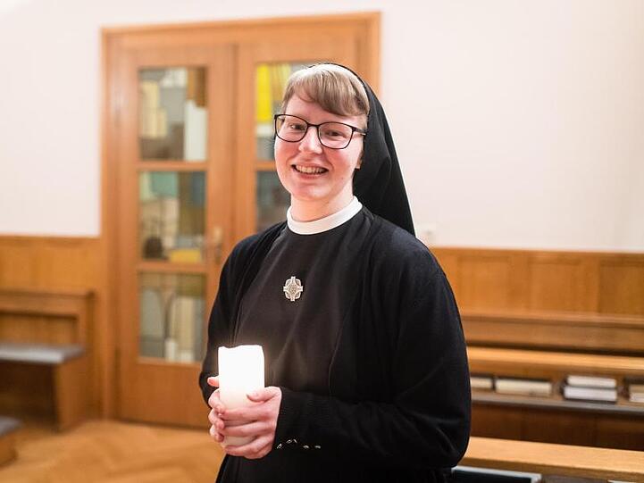 26-Jährige Klosterschwester Christina Vögerl. Foto: Matthias Balk/dpa/Archivbild