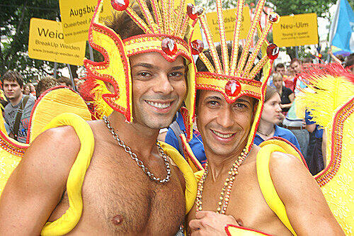 Paradiesvögel unter sich beim Münchner CSD.