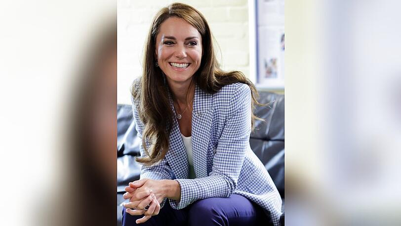 Im Vichy-Blazer strahlte Prinzessin Kate bei ihrem Besuch in einem Familienzentrum in Berkshire.