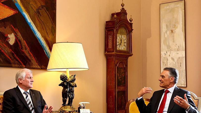 Zu Gast bei einem Staatsoberhaupt: Horst Seehofer gestern mit dem portugiesischen Präsidenten Anibal Cavaco Silva. Zu Gast bei einem Staatsoberhaupt: Horst Seehofer gestern mit dem portugiesischen Präsidenten Anibal Cavaco Silva.