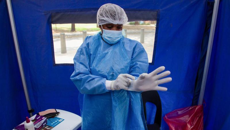 Südafrika hat eine beschleunigte Impfkampagne gestartet, um einen dramatischen Anstieg der bestätigten Corona-Fälle zu bekämpfen. Vor einer Woche wurde die Coronavirus-Variante Omikron im Land entdeckt.