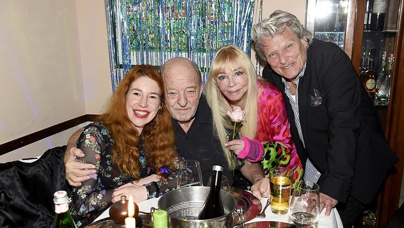 Laura Siegel und Ralph Siegel, Simone Petrov und Ernst Hannawald.