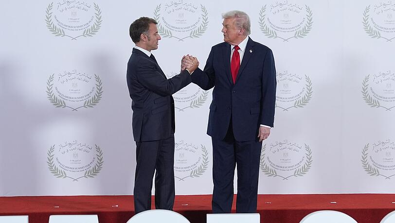 Während sich US-Präsident Trump für das Gaza-Abkommen feiern lässt, ist Frankreichs Präsident Macron weiter vorsichtig.