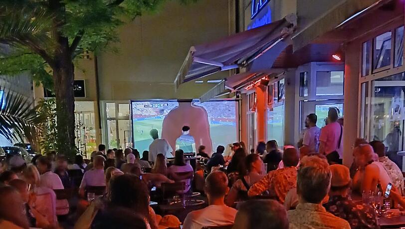 Auch das Public Viewing beim Kraftwerk war sehr gut besucht. Auch das Public Viewing beim Kraftwerk war sehr gut besucht.