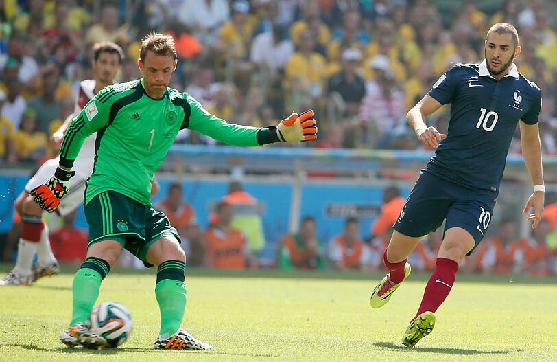 Manuel Neuer - Note 2 - Unsicherheiten? Er doch nicht! Waghalsige Ausflüge wie gegen Algerien blieben ihm diesmal erspart.