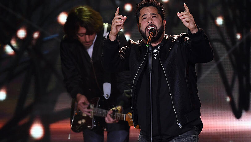 Sänger Adel Tawil auf der Bühne. Sänger Adel Tawil auf der Bühne.