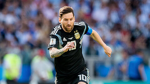 Laut Sergio Ramos ist Diego Maradona von ihm "Lichtjahre entfernt": Lionel Messi.