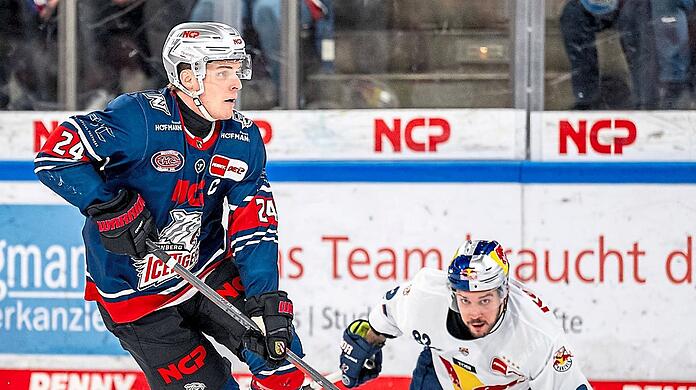 Ausgerutscht in Nürnberg: Stürmer Chris DeSousa (r.) und der EHC Red Bull München patzen bei den Ice Tigers um Kapitän Marcus Weber (l.) erstmals seit der Rückkehr von Trainer Don Jackson.