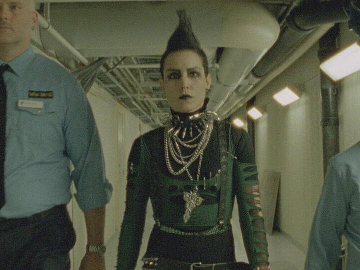 Lisbeth Salander (Noomi Rapace) muss vor Gericht ihre Unschuld beweisen