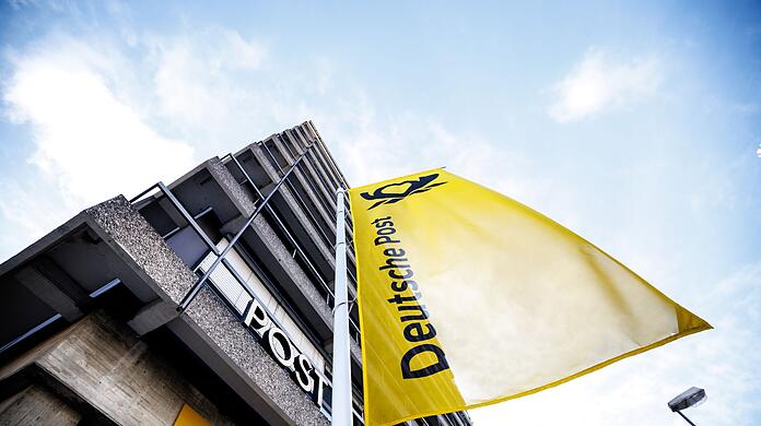 Im Tarifkonflikt mit Verdi bringt die Deutsche Post die Fremdvergabe von Aufträgen ins Spiel.