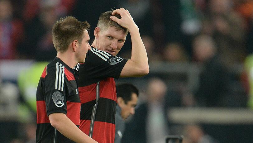 Philipp Lahm (l.) und Bastian Schweinsteiger im Trikot der Nationalmannschaft. Philipp Lahm (l.) und Bastian Schweinsteiger im Trikot der Nationalmannschaft.