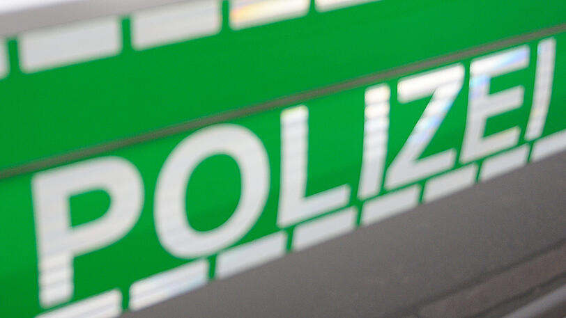 Großer Sachschaden und Parolen an den Wänden - Polizei und Staatsschutz ermitteln. (Symbolfoto)
