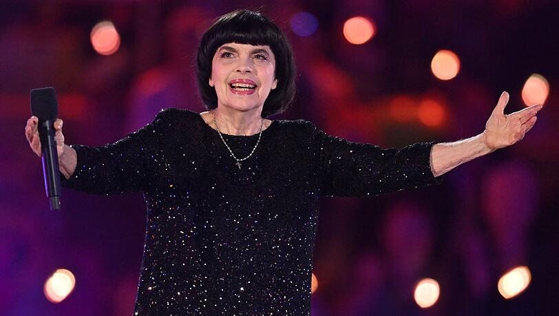 Mireille Mathieu geht noch einmal f&uuml;r zw&ouml;lf Konzerte in Deutschland auf die B&uuml;hne. Der Titel ihrer Tournee lautet "Goodbye My Love Goodbye".