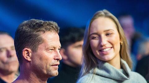 Til Schweiger mit Begleitung bei einer Box-Veranstaltung in Hamburg.