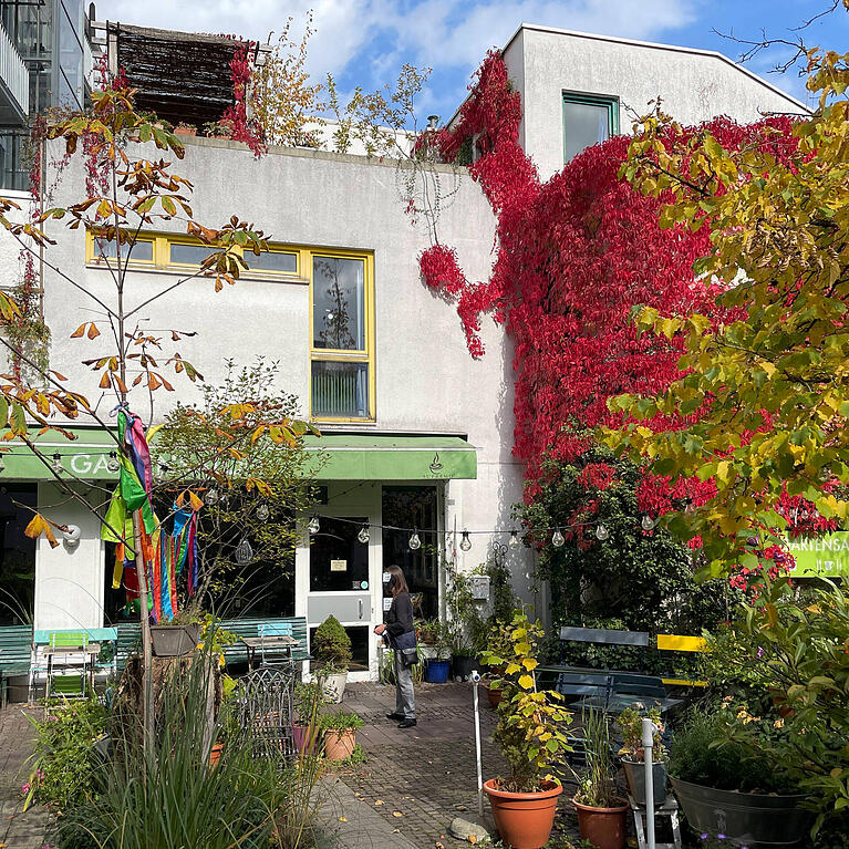 In der ruhigen Amalienpassage befindet sich der Gartensalon.